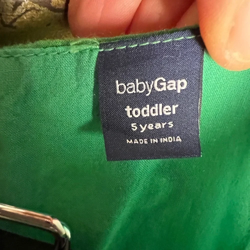 Gap girls green dress with lining, pockets and zip up back with button closure
